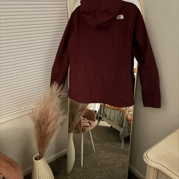 Maroon North face Windbreaker - Picture 3 of 3